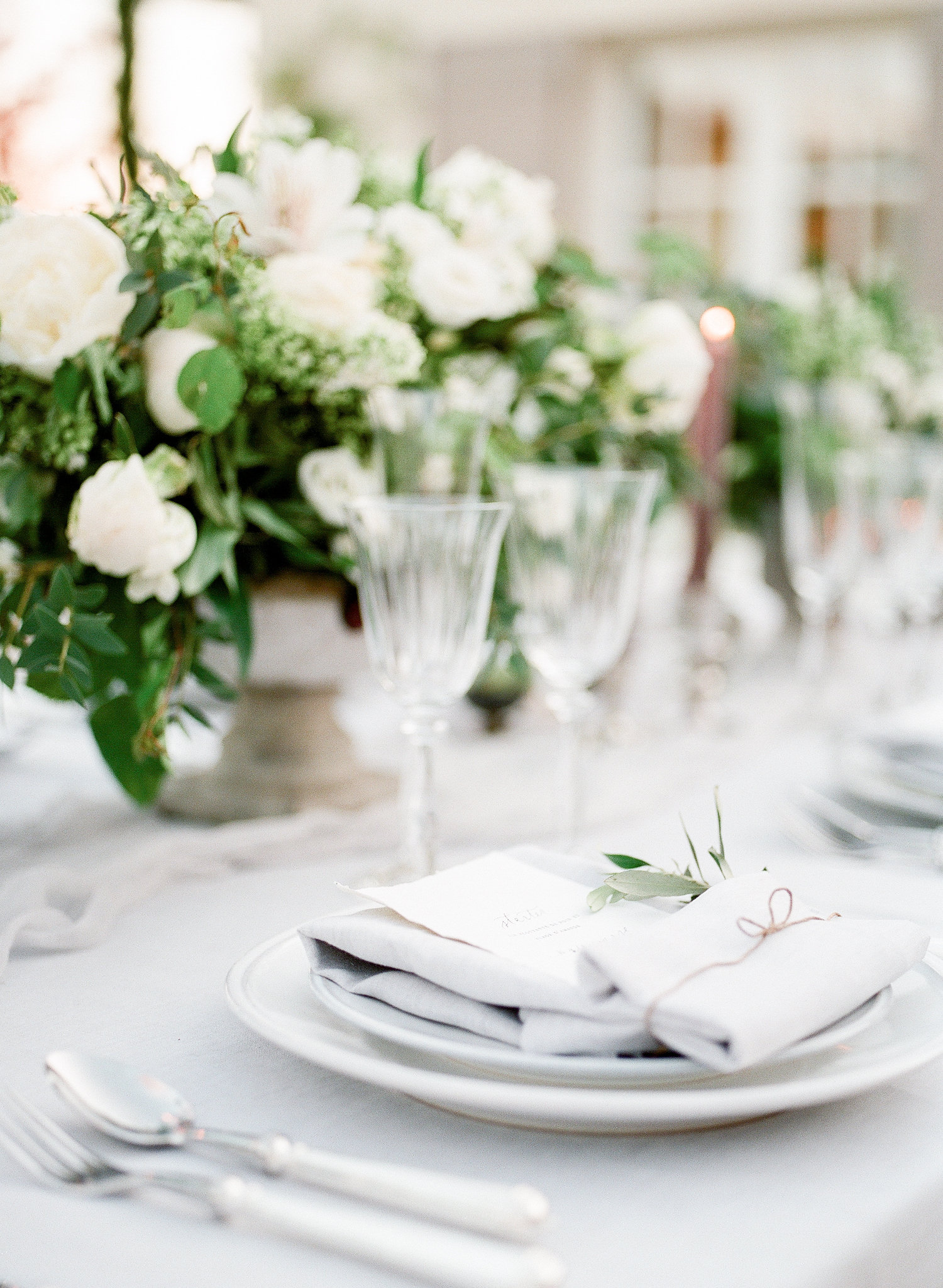 bigdaydesign-floral-designer-event-wedding-luxury-dinner-neutral-timeless-florist-designer-best-provence63