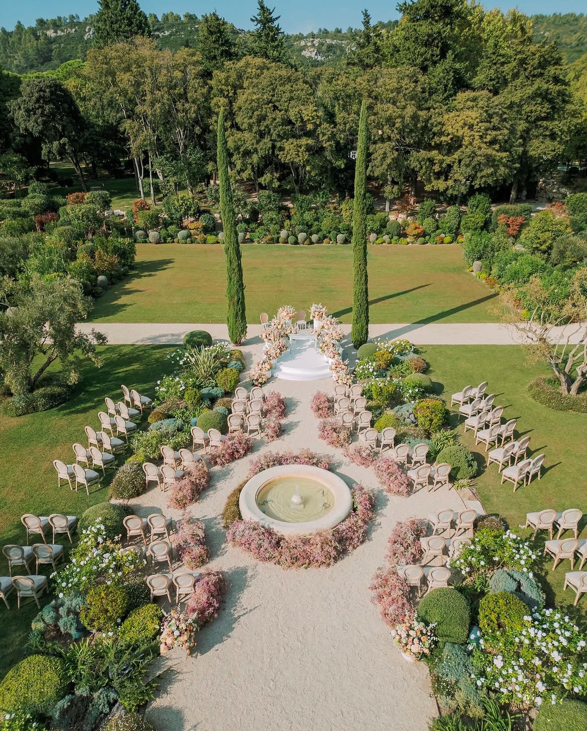 bigdaydesign-studio-floral-wedding-event-designer-florist-provence-decorateur-floral-luxury-weddings-provence-chateau-estoublon10